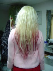 760@2x Frau von hinten nachher mit pink